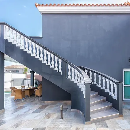 La De Alisa La Casa Entera 마스팔로마스