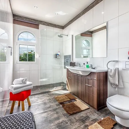 La De Alisa La Casa Entera *